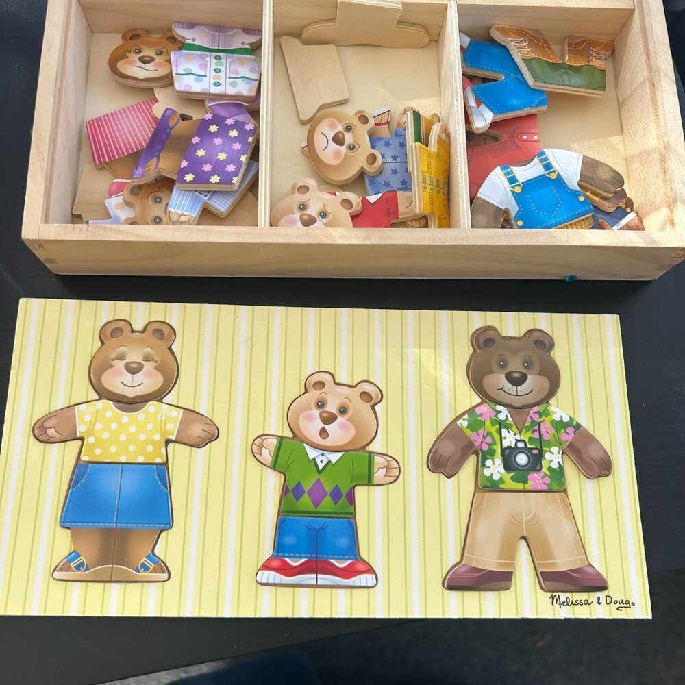 🧸🧩 Melissa & Doug Mix ’n Match Wooden Bear Family Dress-Up Puzzle – 45 pcs 🧩